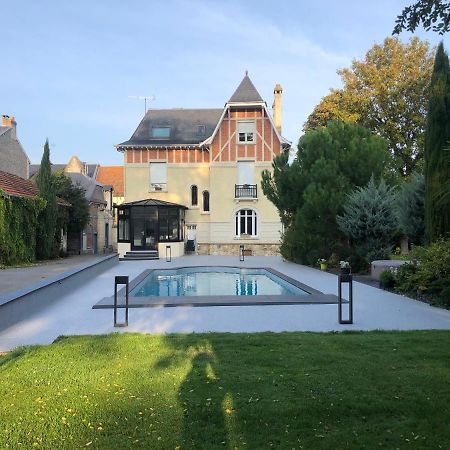 Le Pavillon De Nathalie Hotell Isles-sur-Suippe Exteriör bild