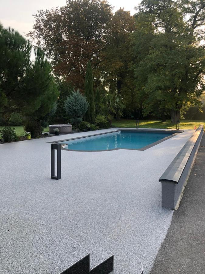 Le Pavillon De Nathalie Hotell Isles-sur-Suippe Exteriör bild